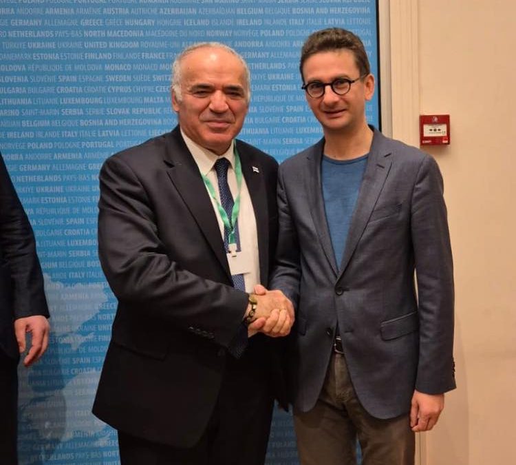 Întâlnire cu Garry Kasparov la Paris